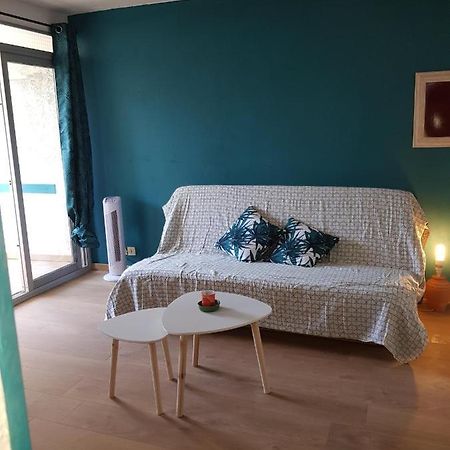 Appartement Avec Agreable Loggia Dans Residence Privee Frejus Exterior photo